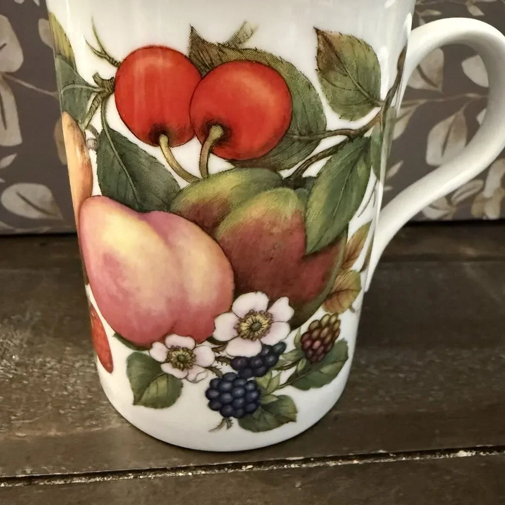 Vintage Crown Trent Fruit Coffee Tea Mug Bone China England Papel Giftware